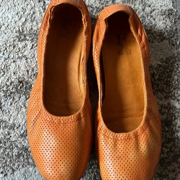 Ladies Shoes - Picture 2 of 5